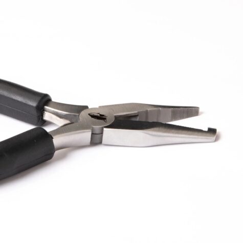 Falkor Fishing Pliers Closed Jaw Close-up